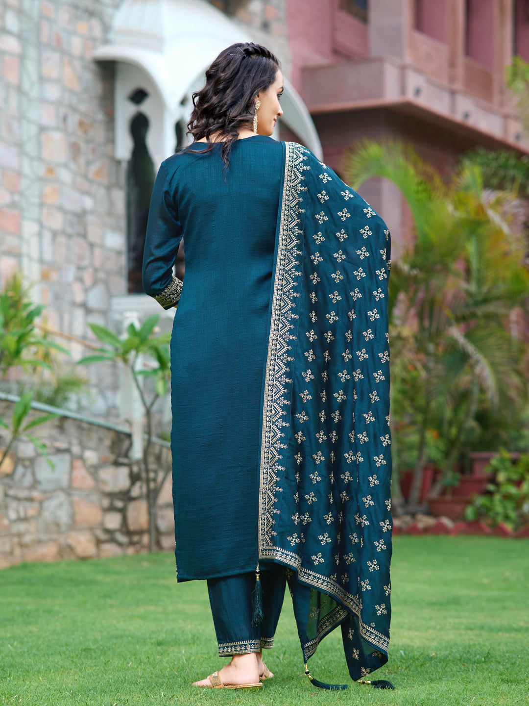 Embroidered kurta with pant & Embroidered Dupatta