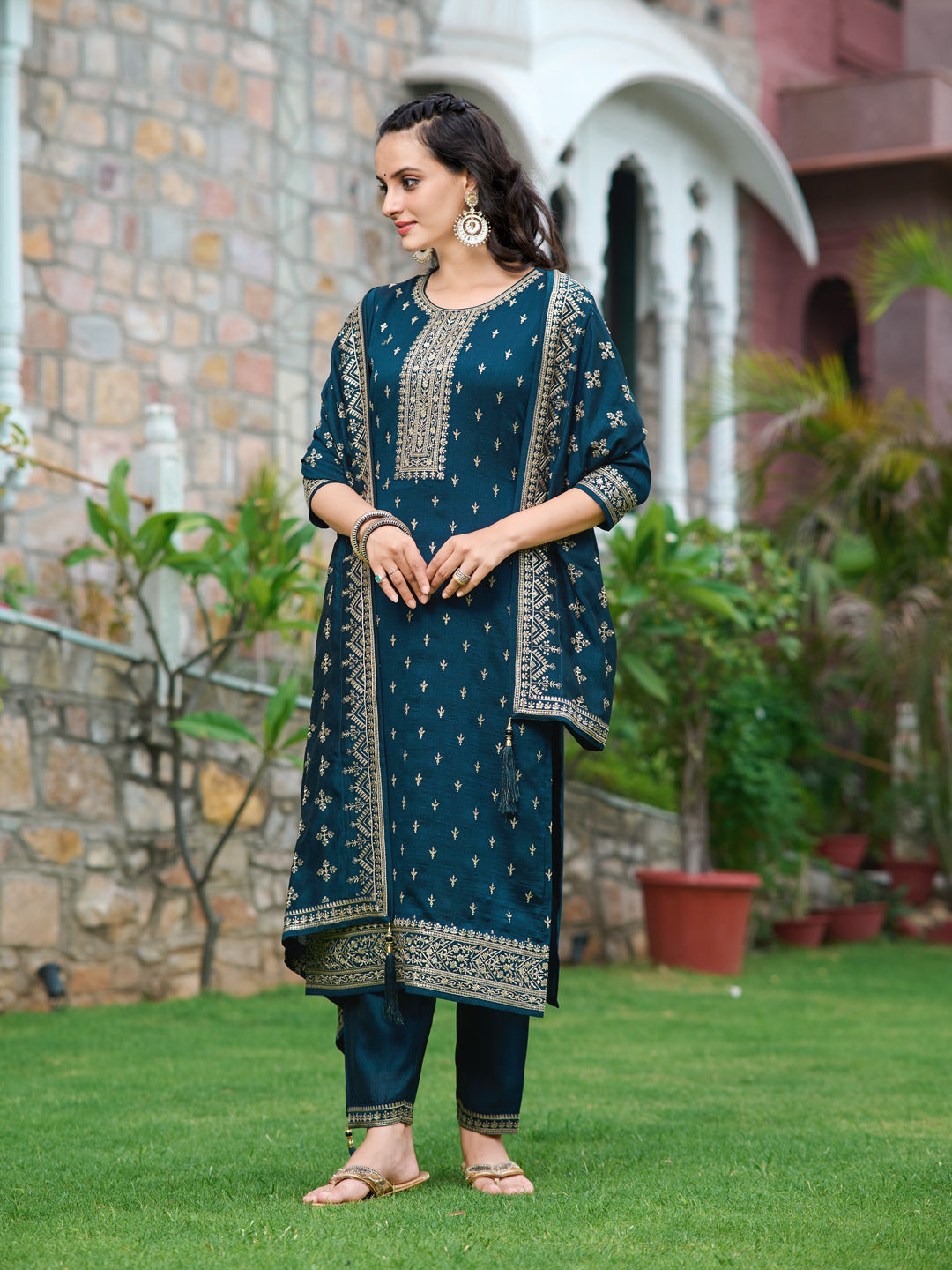 Embroidered kurta with pant & Embroidered Dupatta