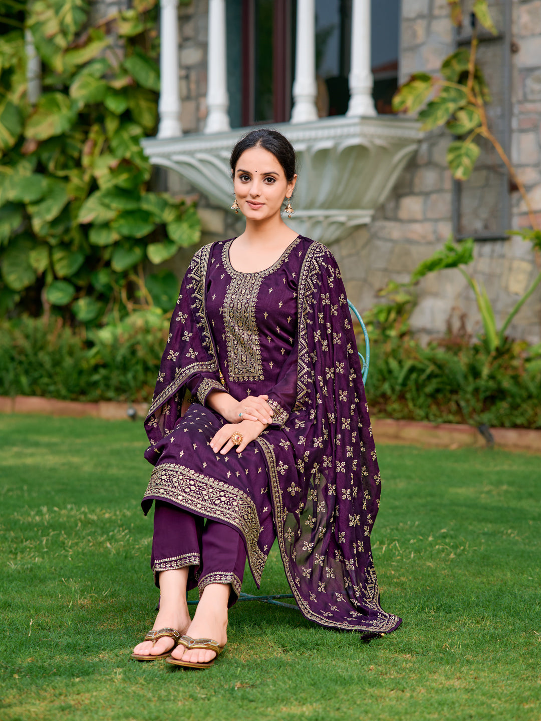 Embroidered kurta with pant & Embroidered Dupatta