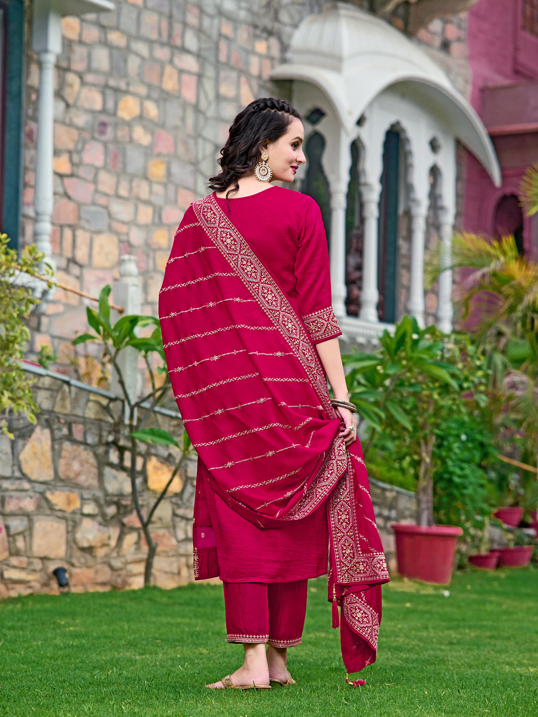 Embroidered kurta with pant & Embroidered Dupatta