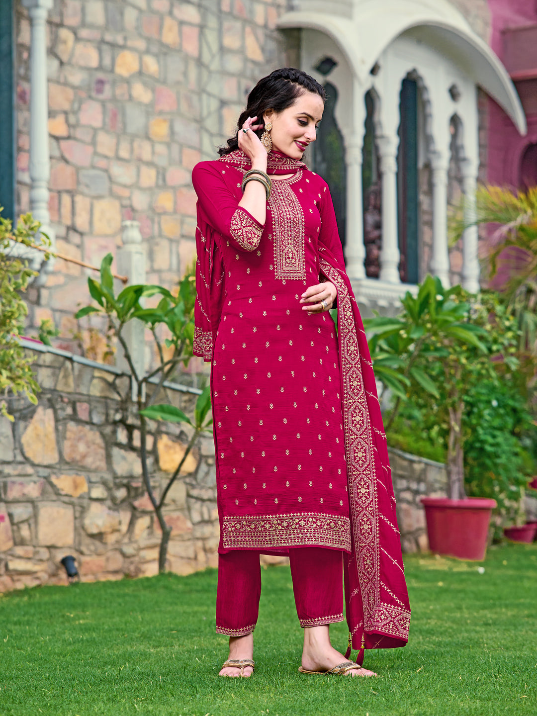 Embroidered kurta with pant & Embroidered Dupatta