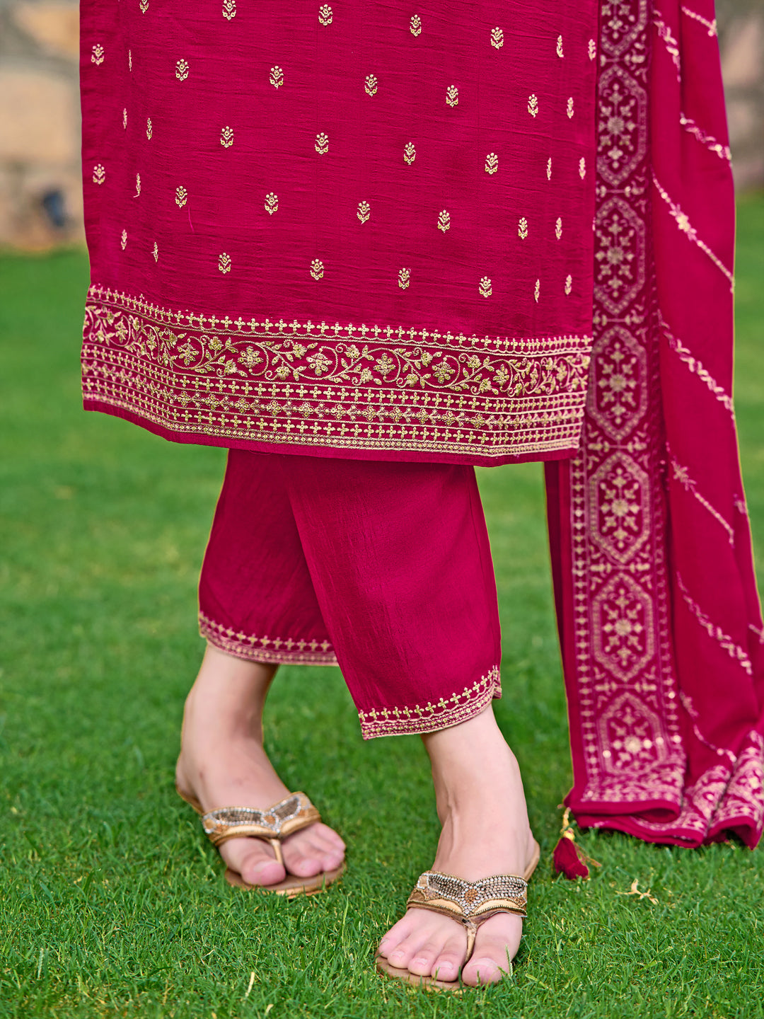 Embroidered kurta with pant & Embroidered Dupatta