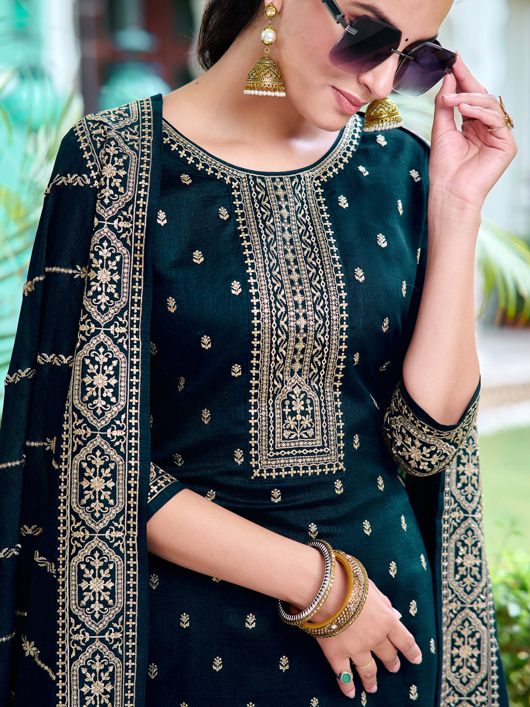 Embroidered kurta with pant & Embroidered Dupatta