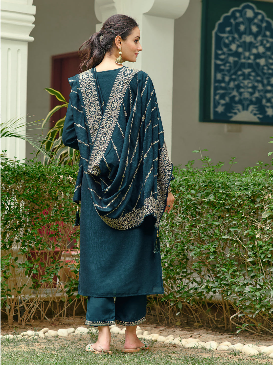 Embroidered kurta with pant & Embroidered Dupatta