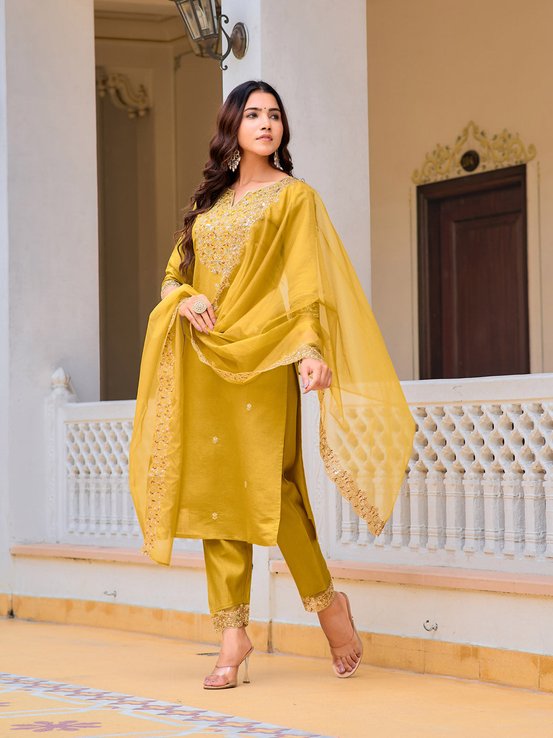 Embroidered kurta with pant & Embroidered Dupatta