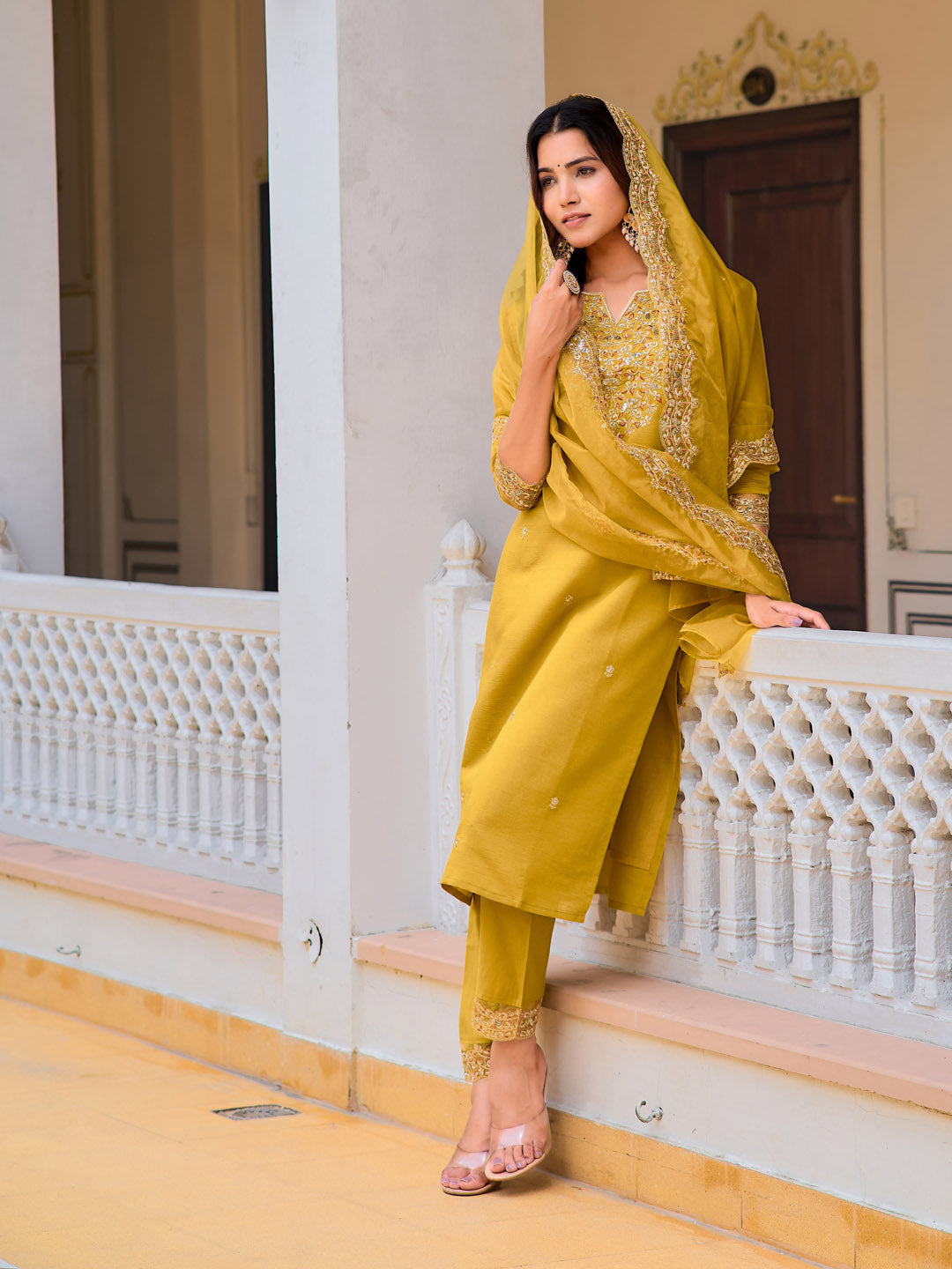 Embroidered kurta with pant & Embroidered Dupatta