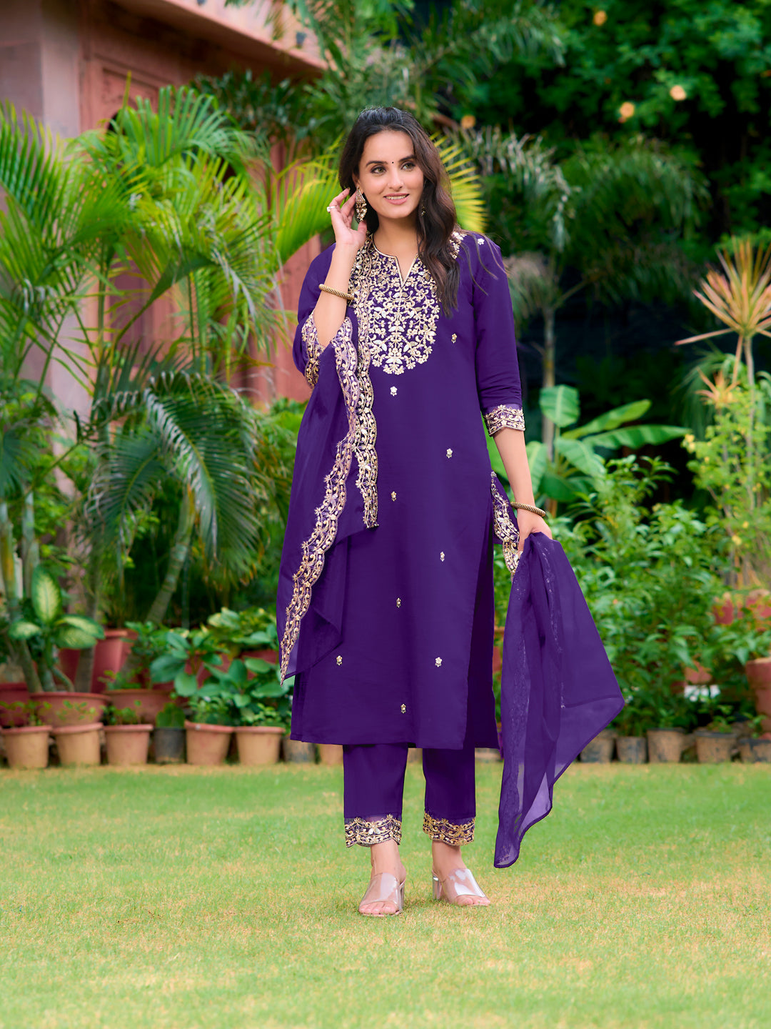 Embroidered kurta with pant & Embroidered Dupatta