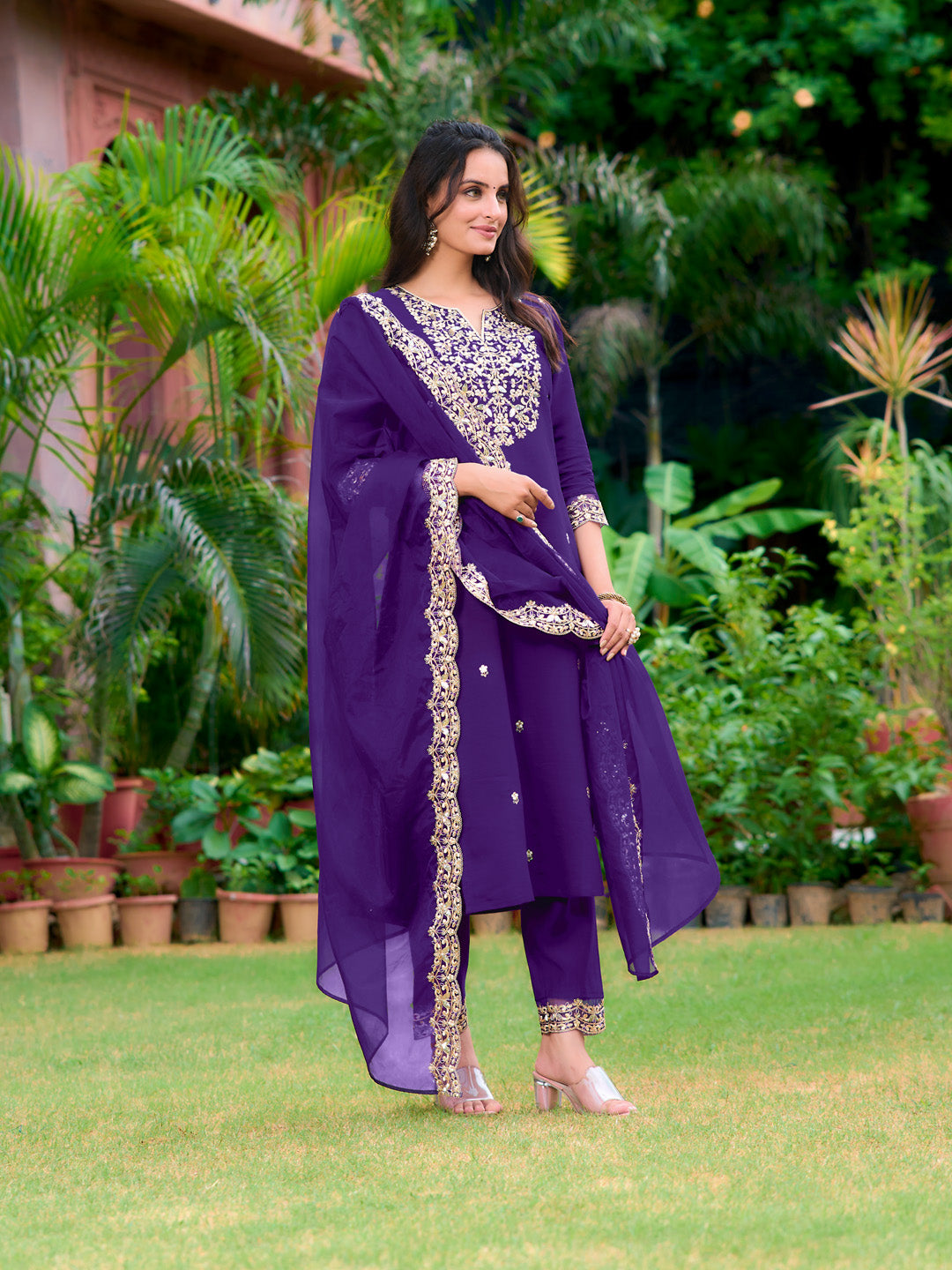 Embroidered kurta with pant & Embroidered Dupatta