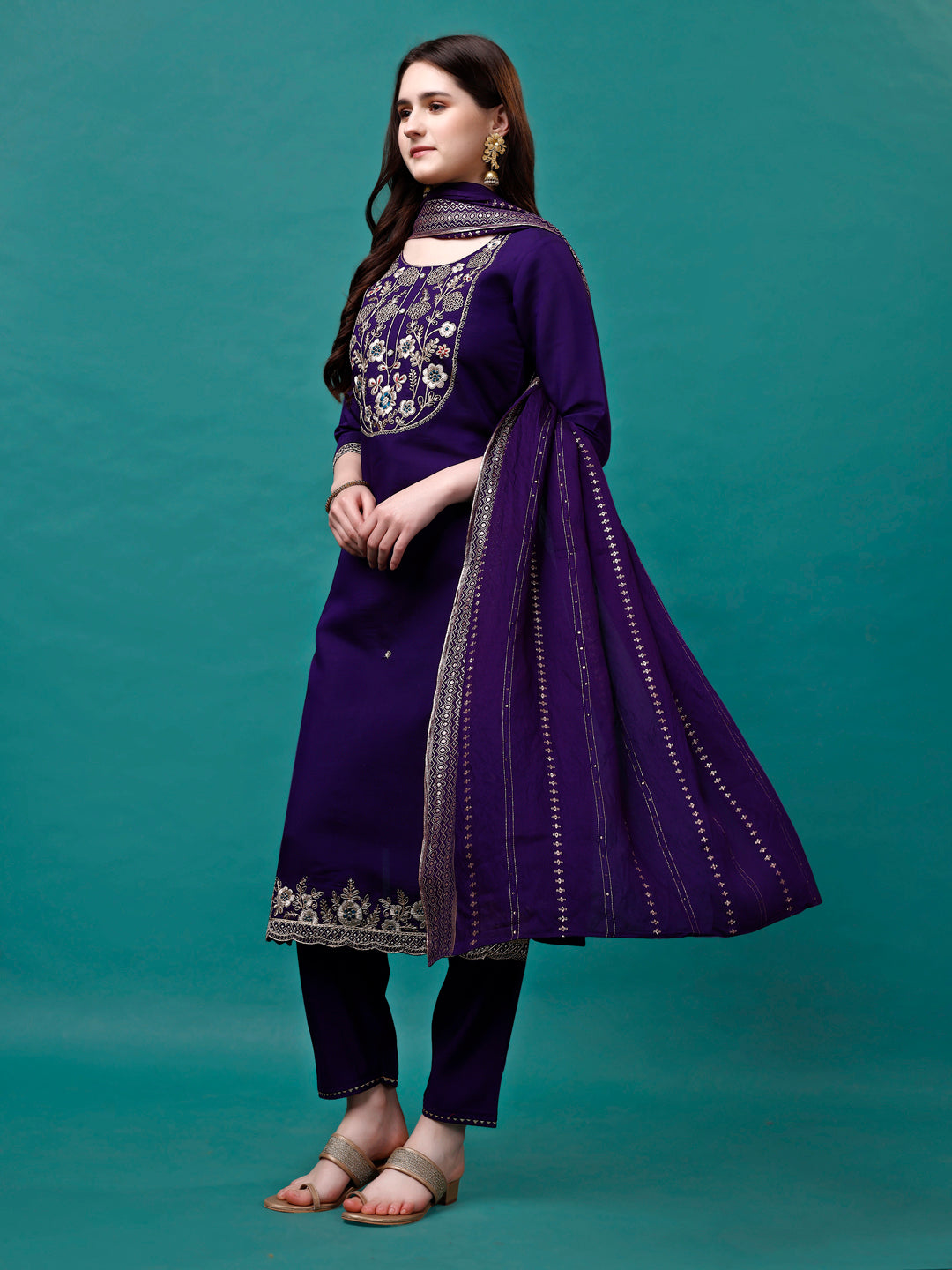 Embroidered Kurta with pant & sequined Dupatta