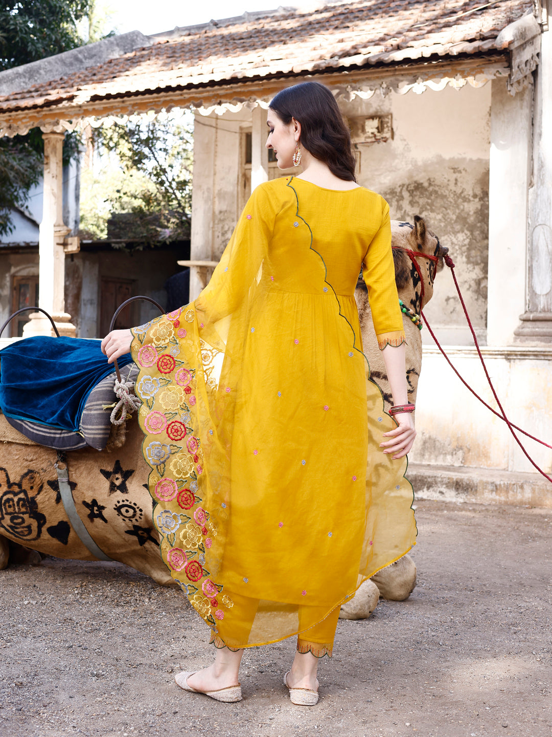 Alia Cut Hand Embroidered & Floral Embroidered Kurta with Pant & Organza Embroidered Dupatta Luxury Premium