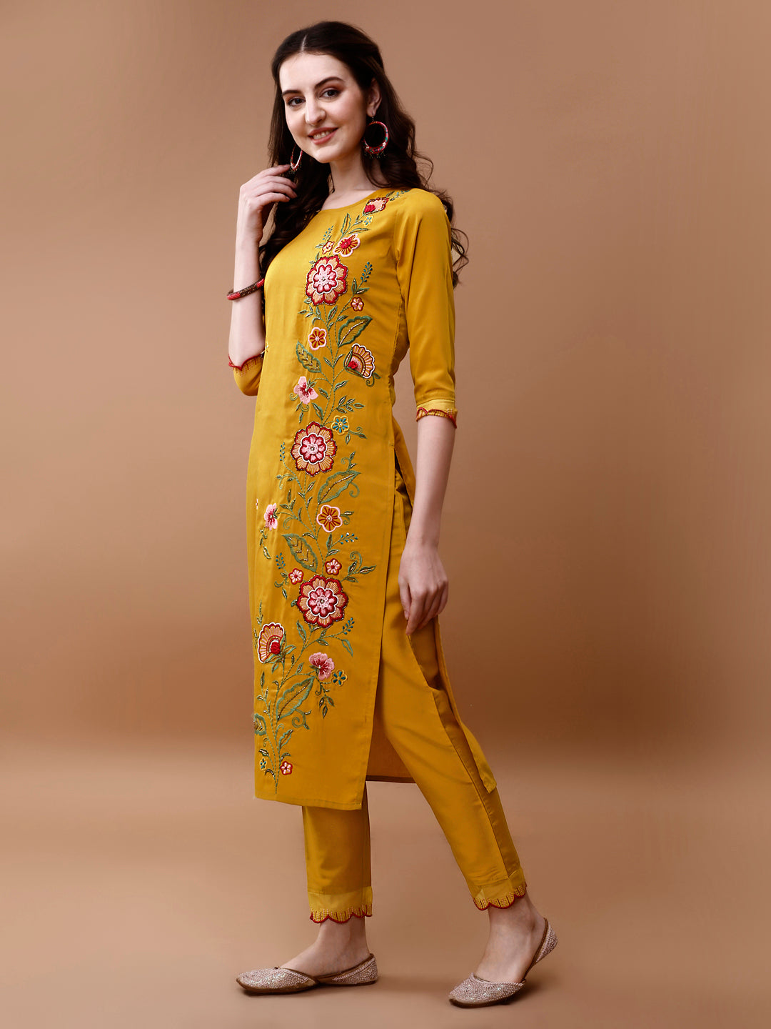 Hand Embroidered Kurta with Pant & Embroidered Organza Dupatta