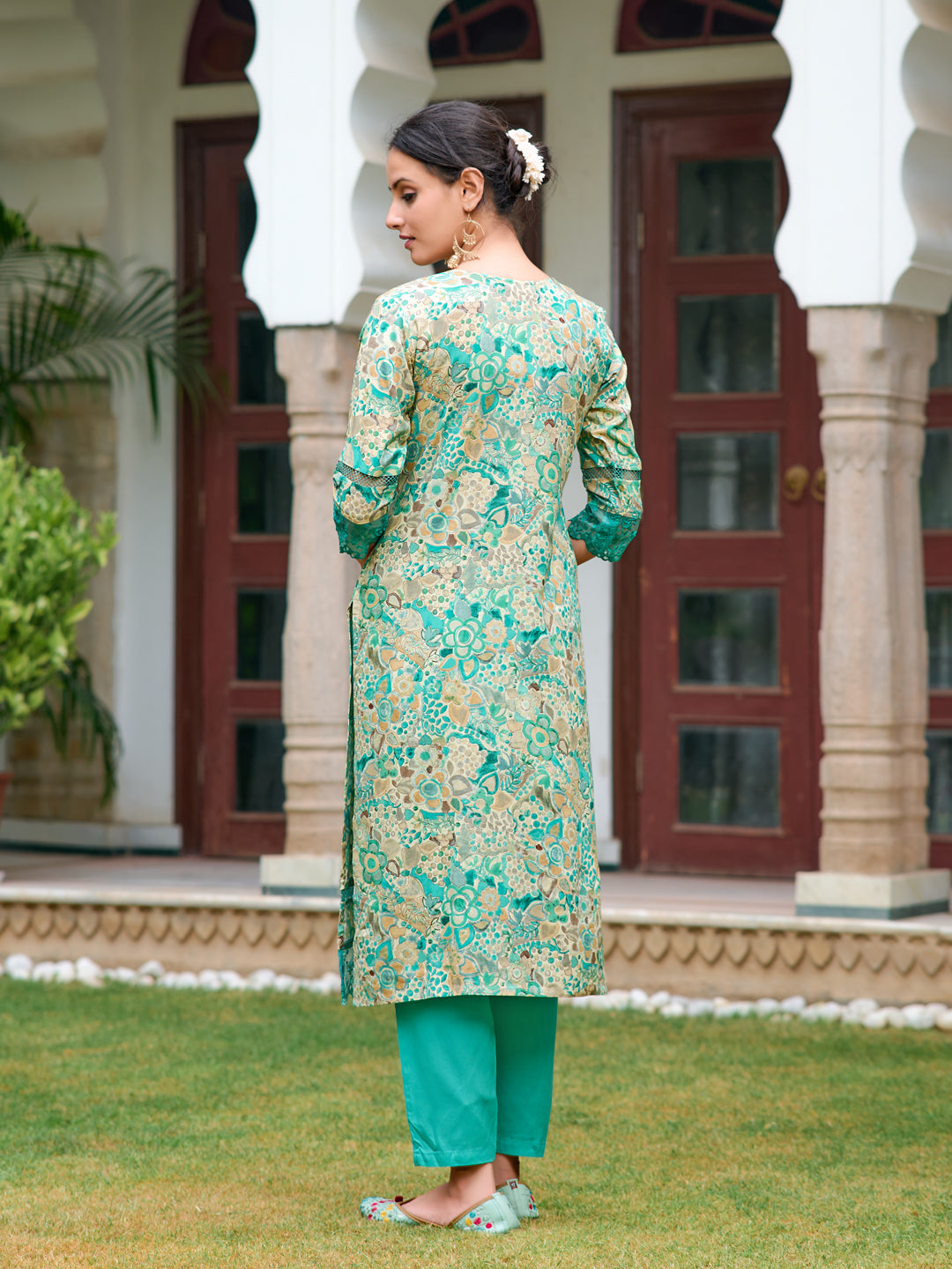 Embroidered & Floral printed Kurta with pant & dupatta