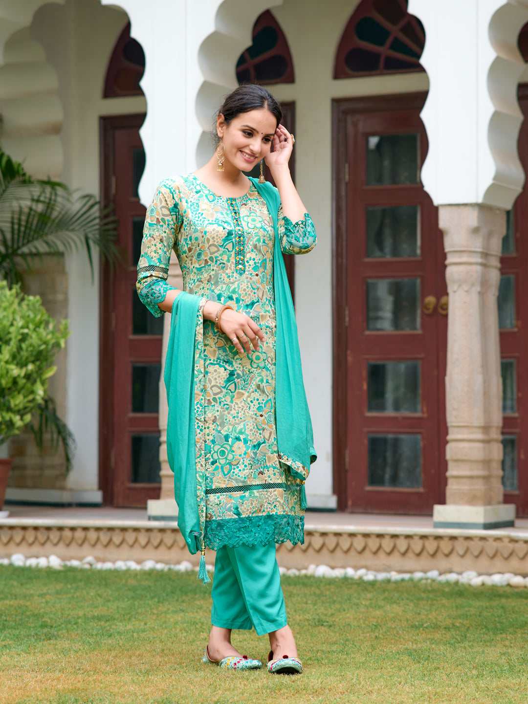 Embroidered & Floral printed Kurta with pant & dupatta