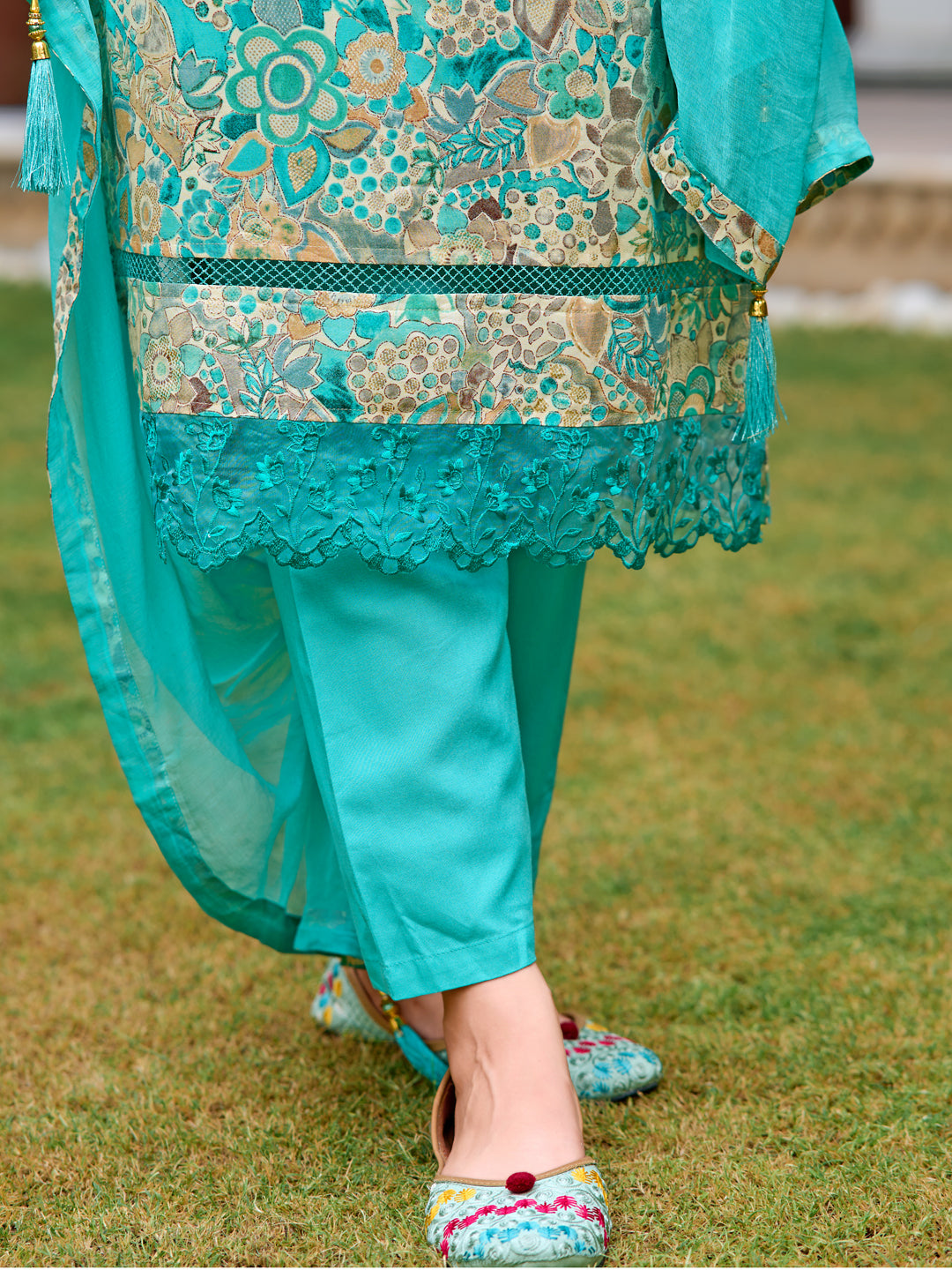 Embroidered & Floral printed Kurta with pant & dupatta