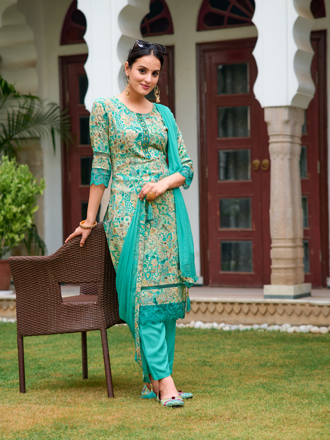 Embroidered & Floral printed Kurta with pant & dupatta