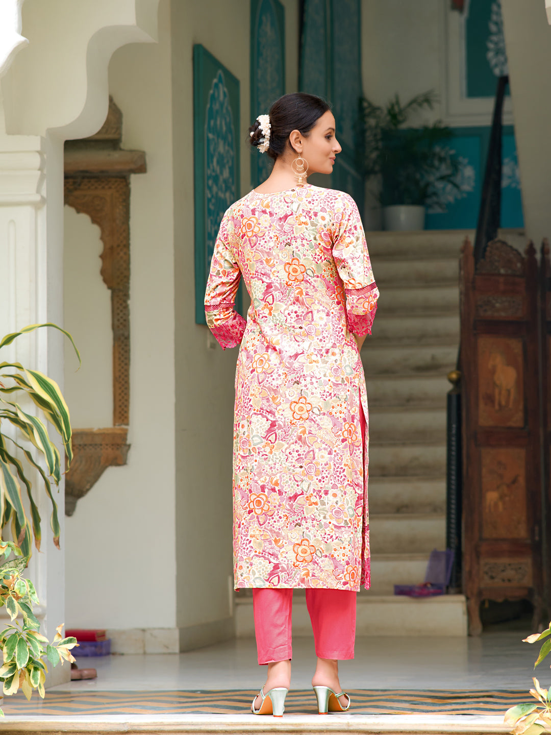 Embroidered & Floral printed Kurta with pant & dupatta