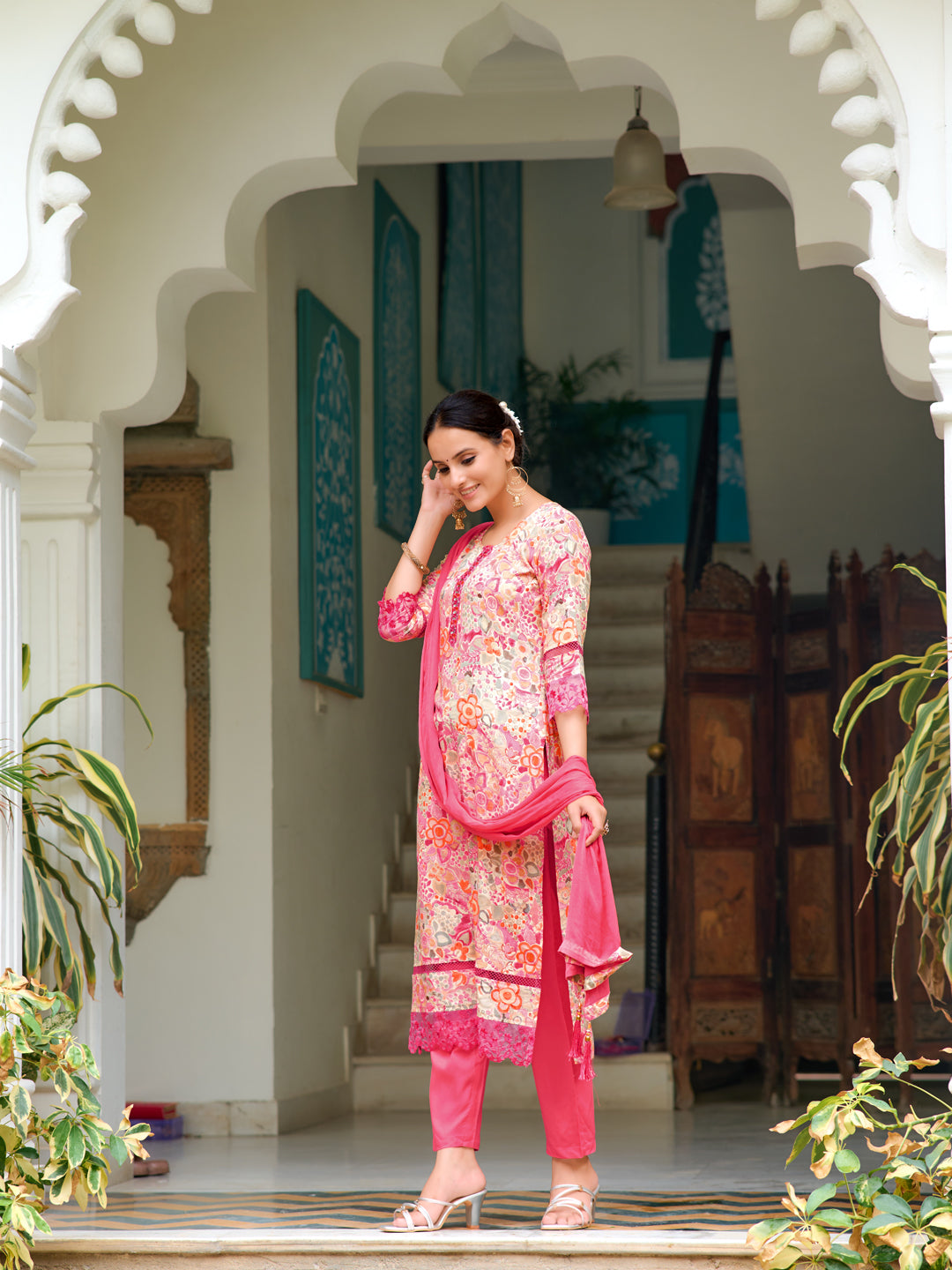 Embroidered & Floral printed Kurta with pant & dupatta