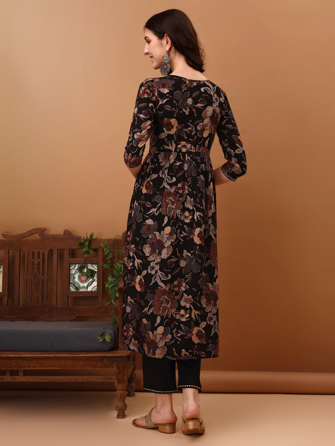 Flared Embroidered & Floral Printed kurta with pant & dupatta