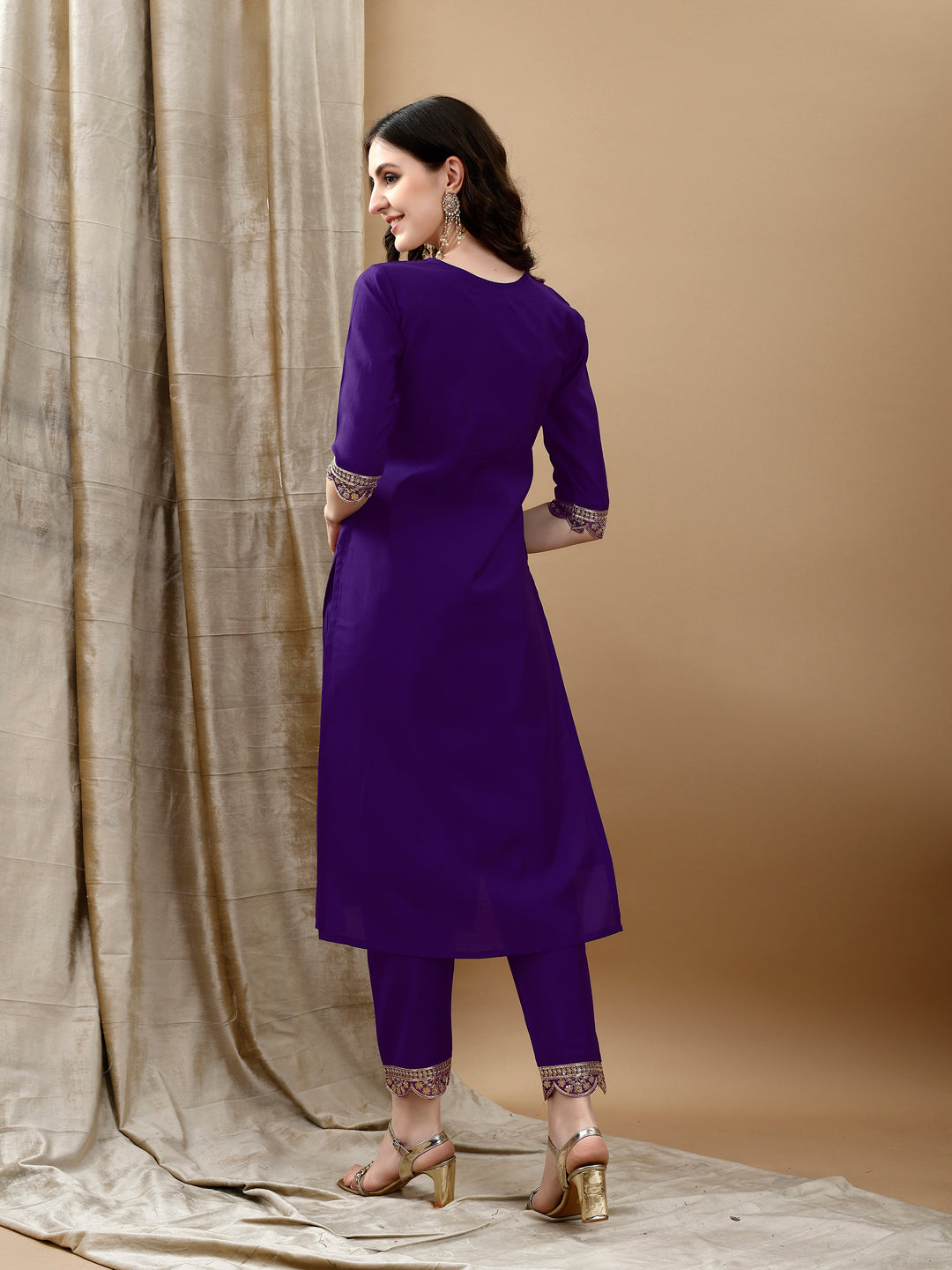 Embroidered Kurta with pant & Bandhani printed Embroidered Dupatta