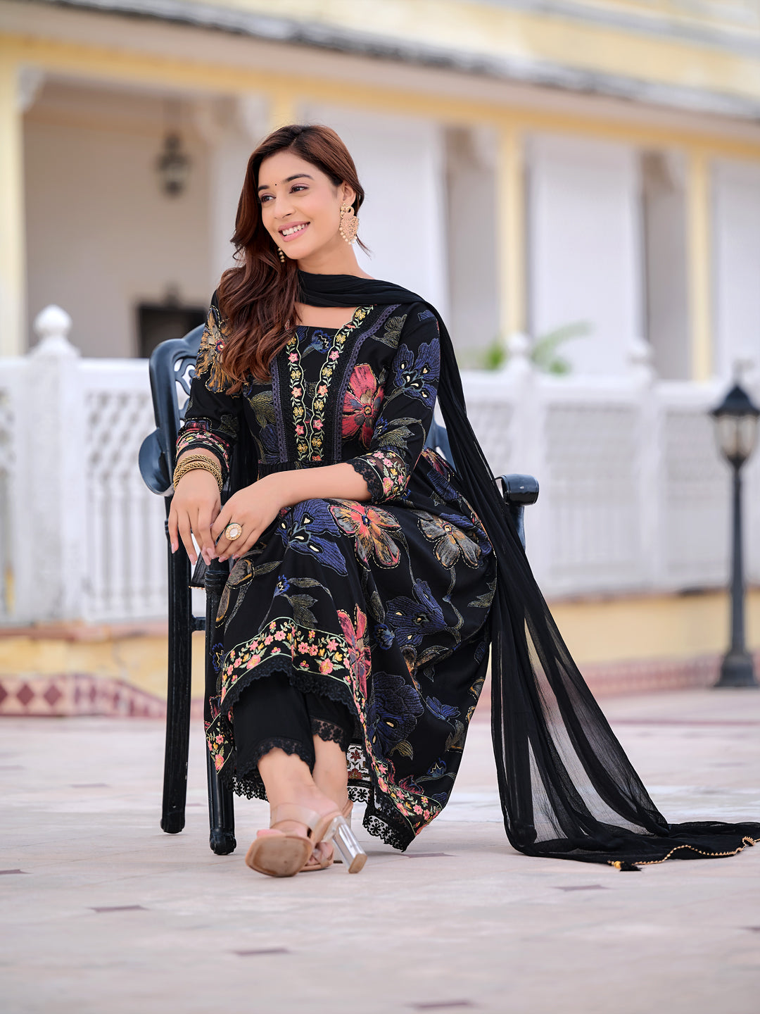 Floral Printed Embroidered kurta with pant & Dupatta