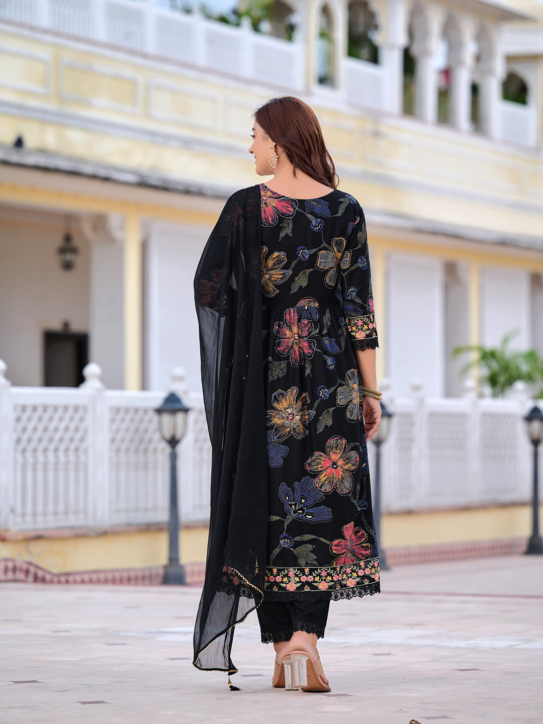 Floral Printed Embroidered kurta with pant & Dupatta