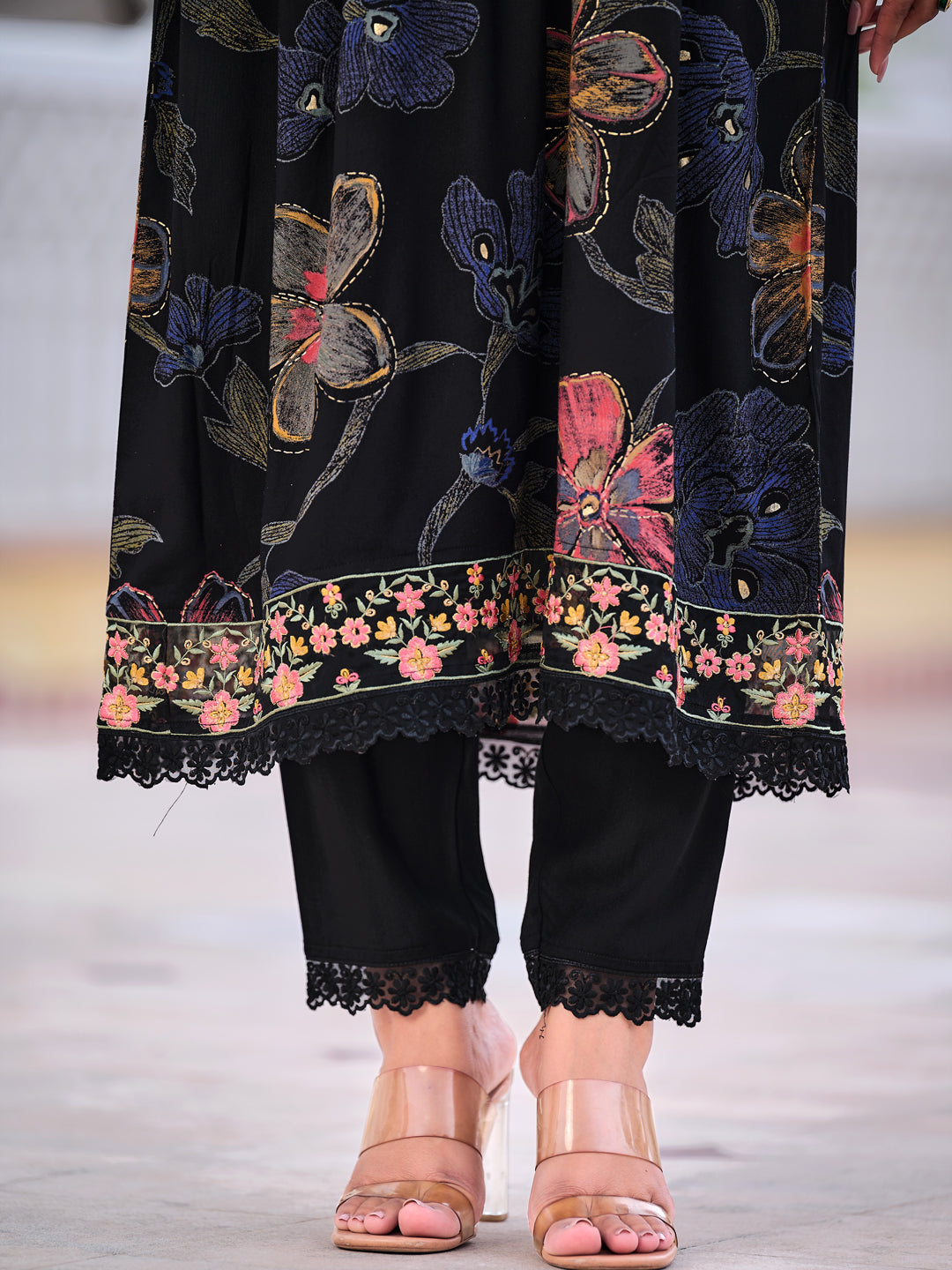 Floral Printed Embroidered kurta with pant & Dupatta