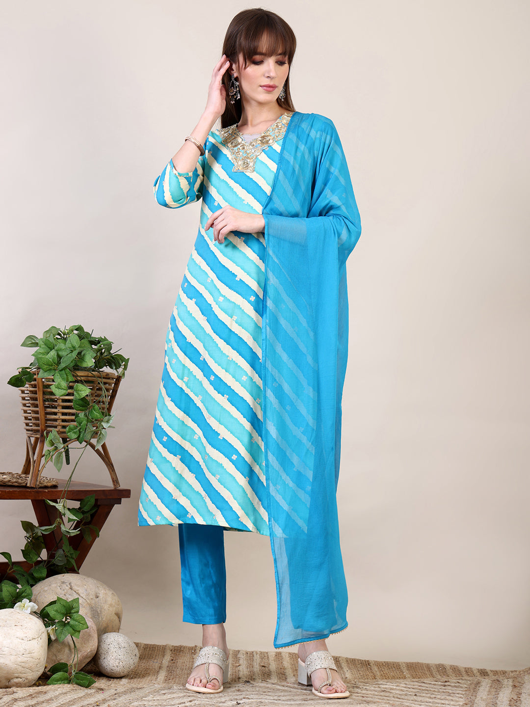 Leheriya Printed & Applique Embroidered Kurta with Pant & Dupatta