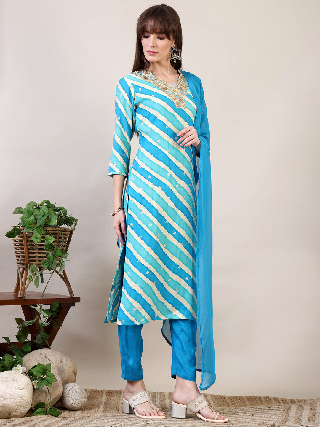 Leheriya Printed & Applique Embroidered Kurta with Pant & Dupatta