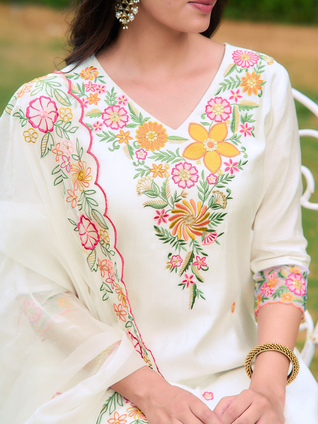 Embroidered Kurta with Pant & Organza Embroidered Dupatta