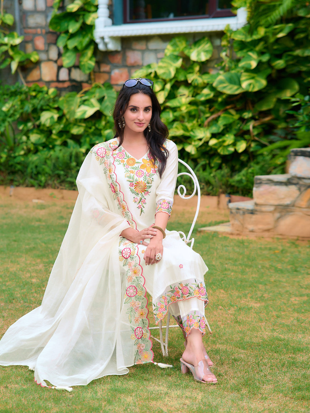 Embroidered Kurta with Pant & Organza Embroidered Dupatta