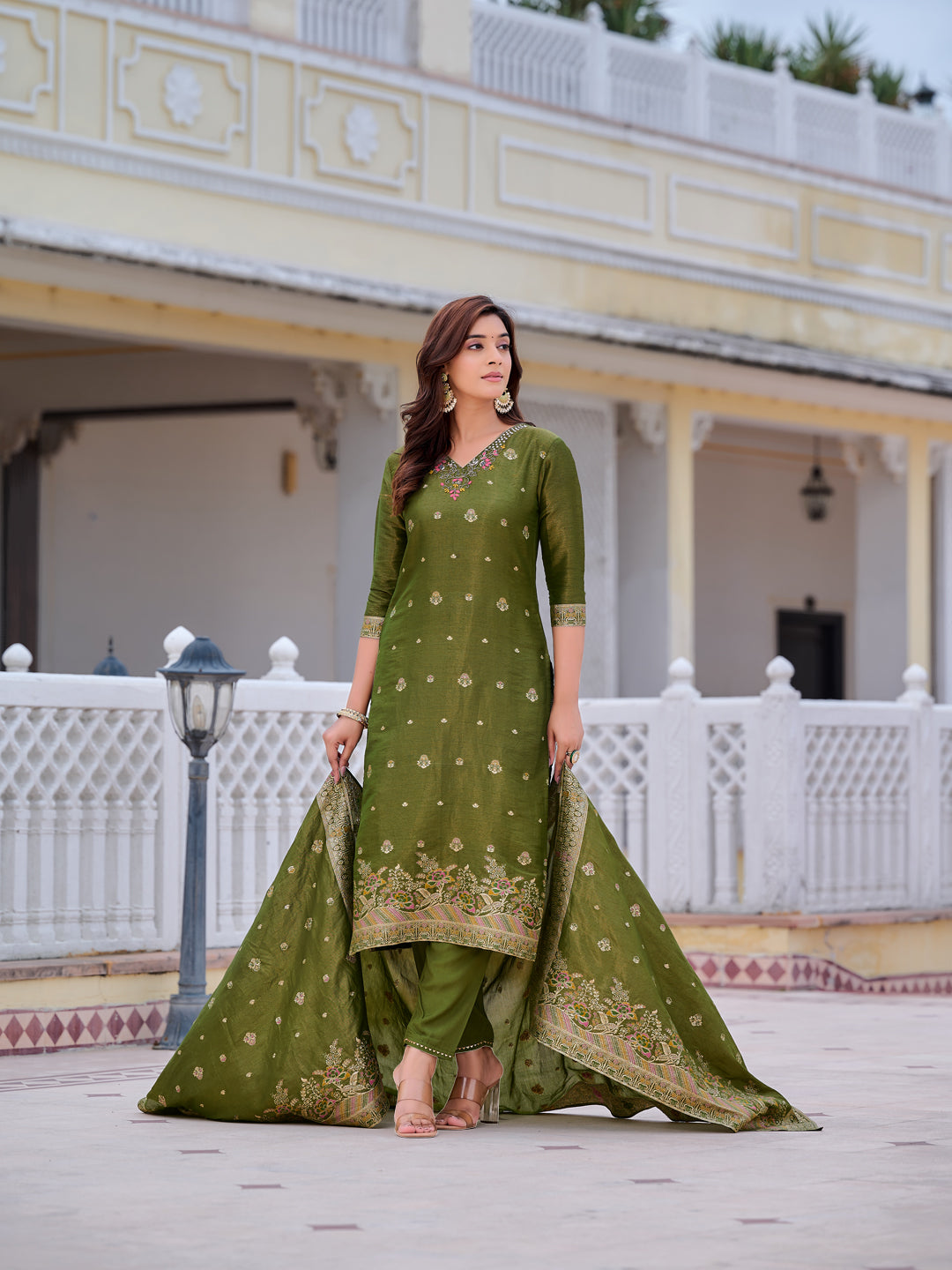 Pure Banarasi Jacquard Hand Embroidered Kurta with Pant & Banarasi Jacquard Dupatta