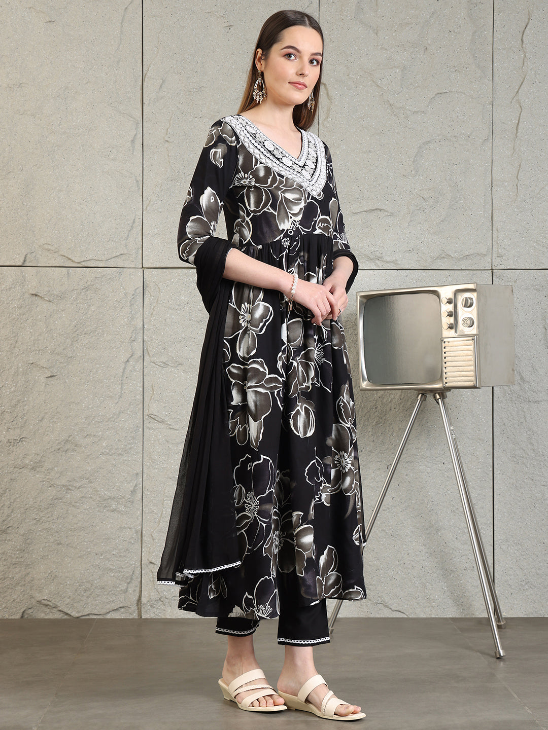 Embroidered & Floral Printed Flared A-line kurta with pant & dupatta