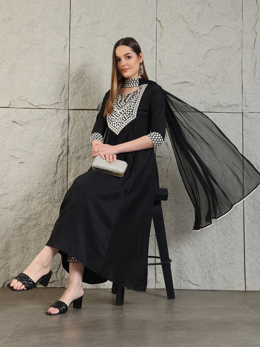 Mirror Embroidered Kurta with pant & Necklace Dupatta