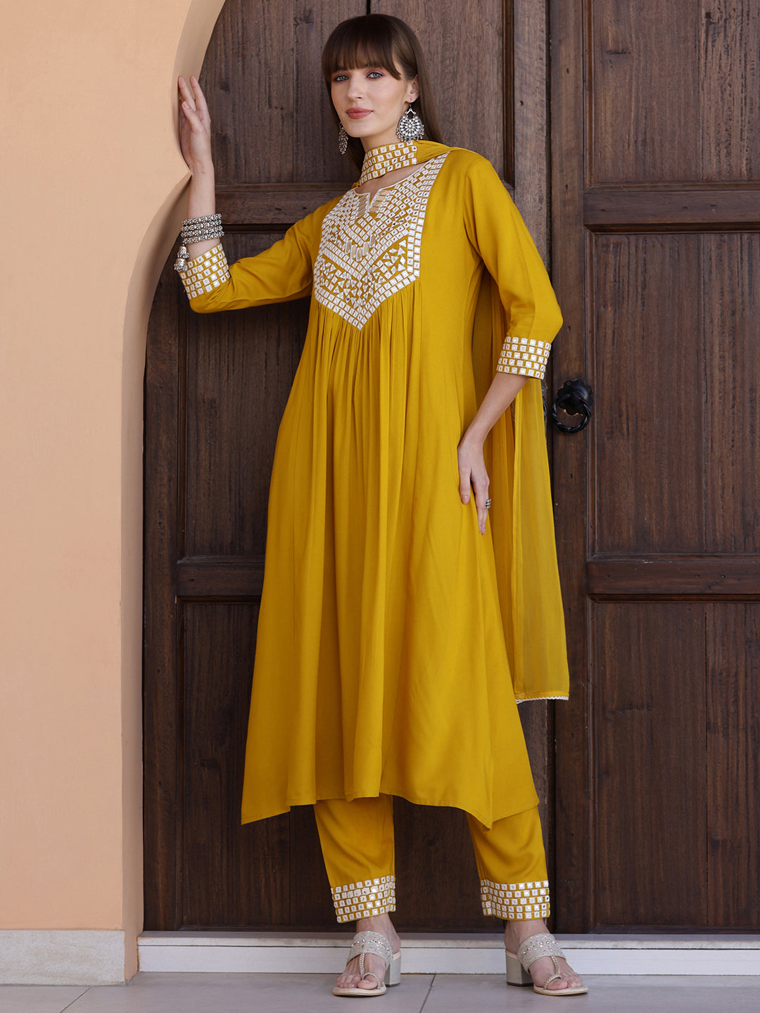 Mirror Embroidered Kurta with pant & Necklace Dupatta