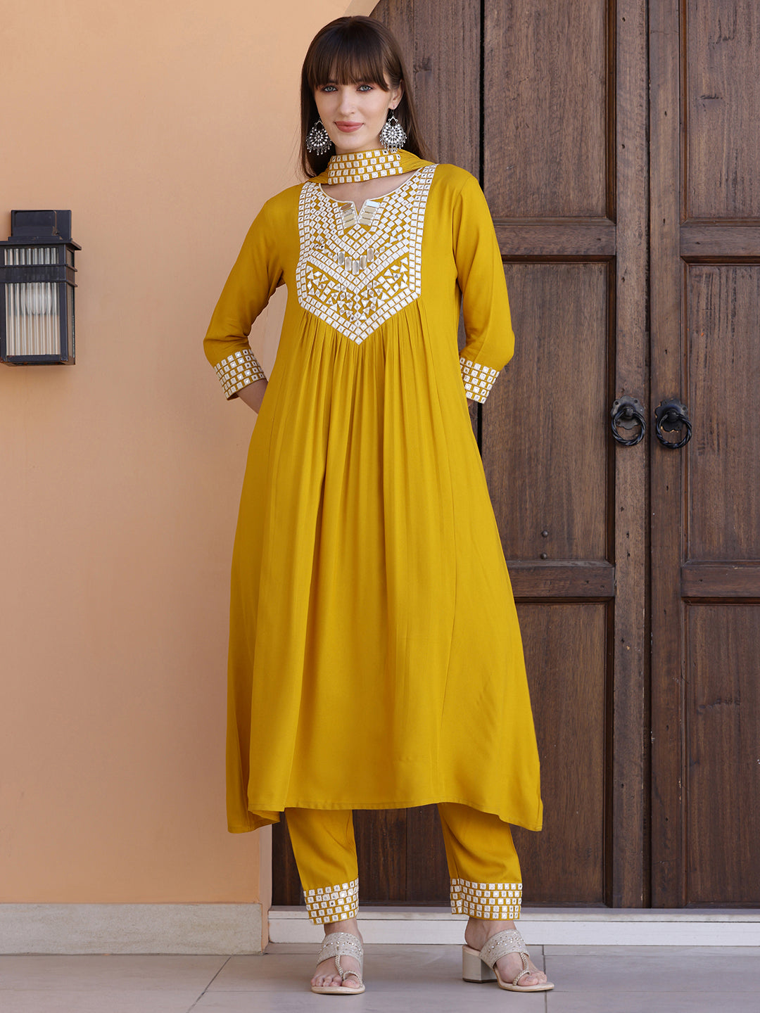 Mirror Embroidered Kurta with pant & Necklace Dupatta