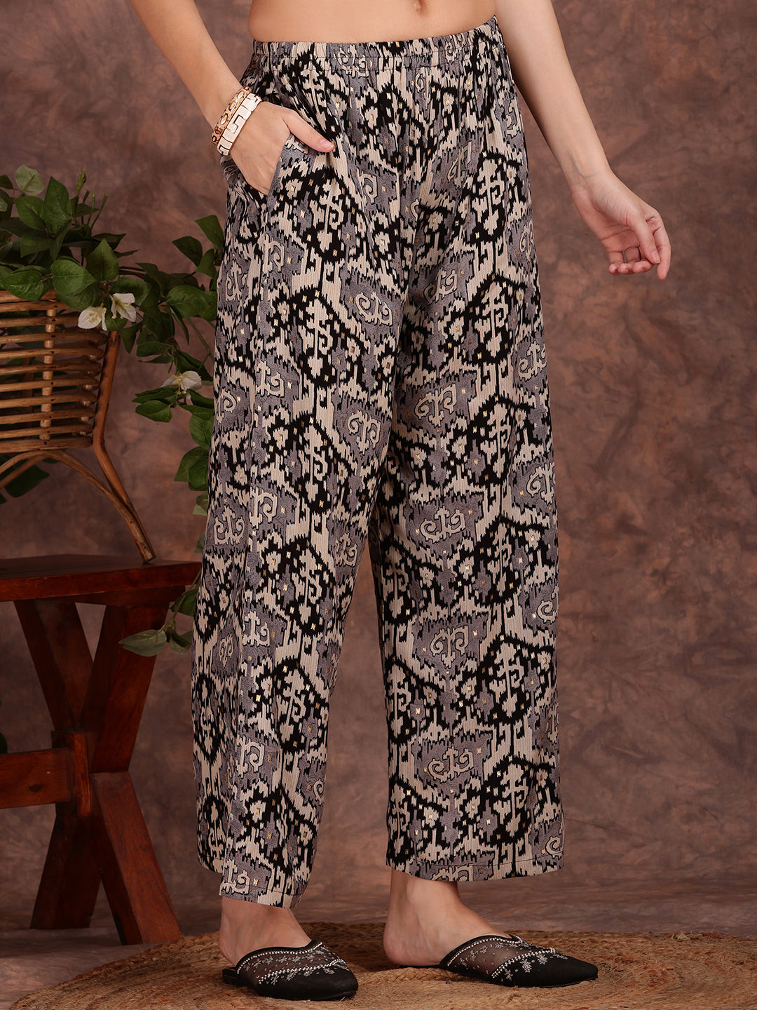Ethnic Motifs Printed Lace detailing Kurta and palazzo