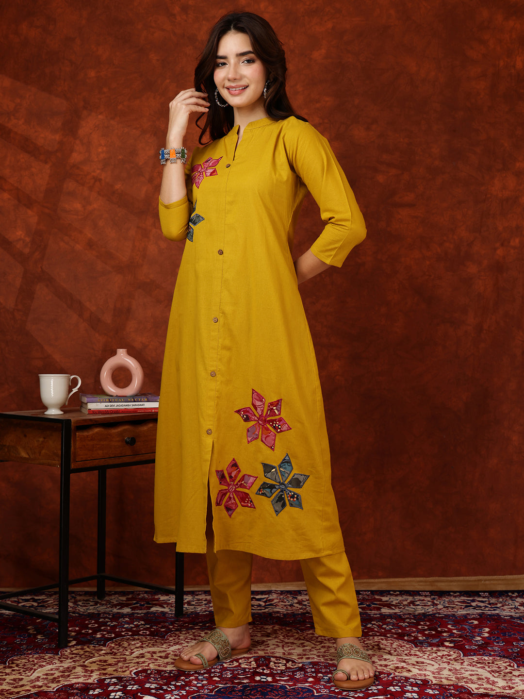 Placement floral front buttoned Kurta with Pant