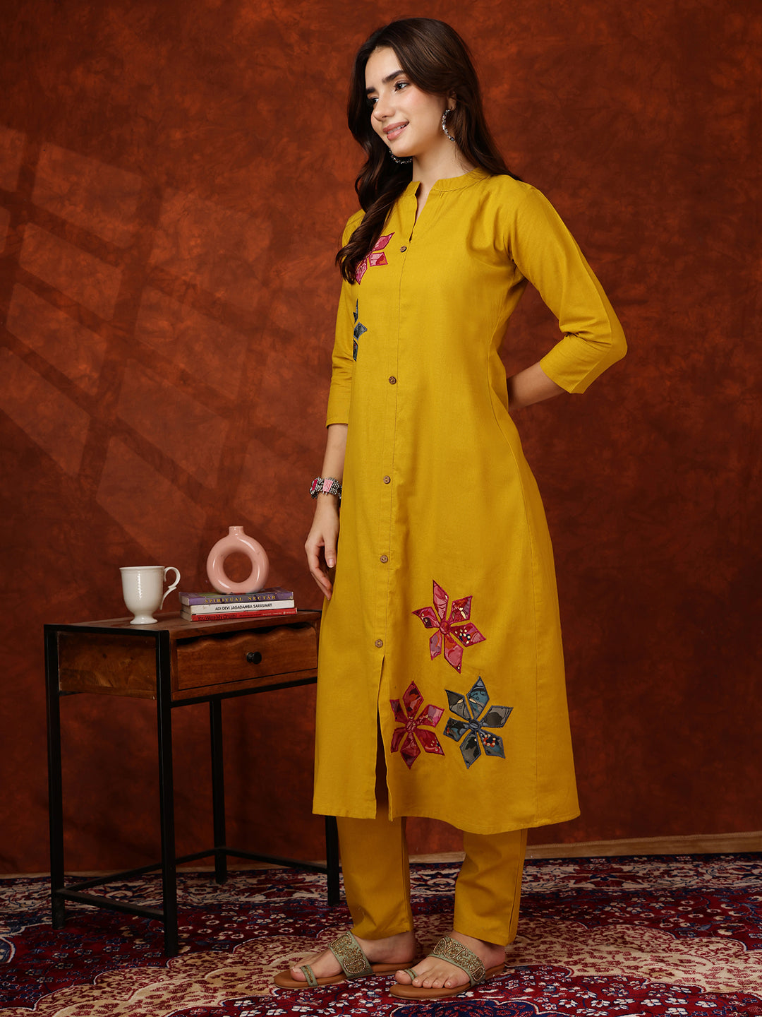 Placement floral front buttoned Kurta with Pant
