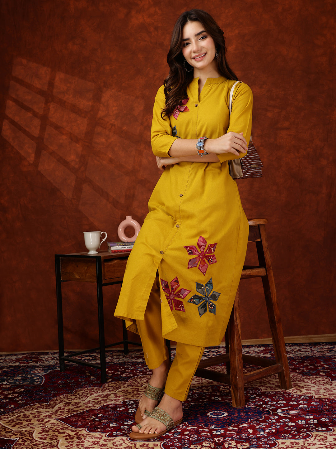 Placement floral front buttoned Kurta with Pant