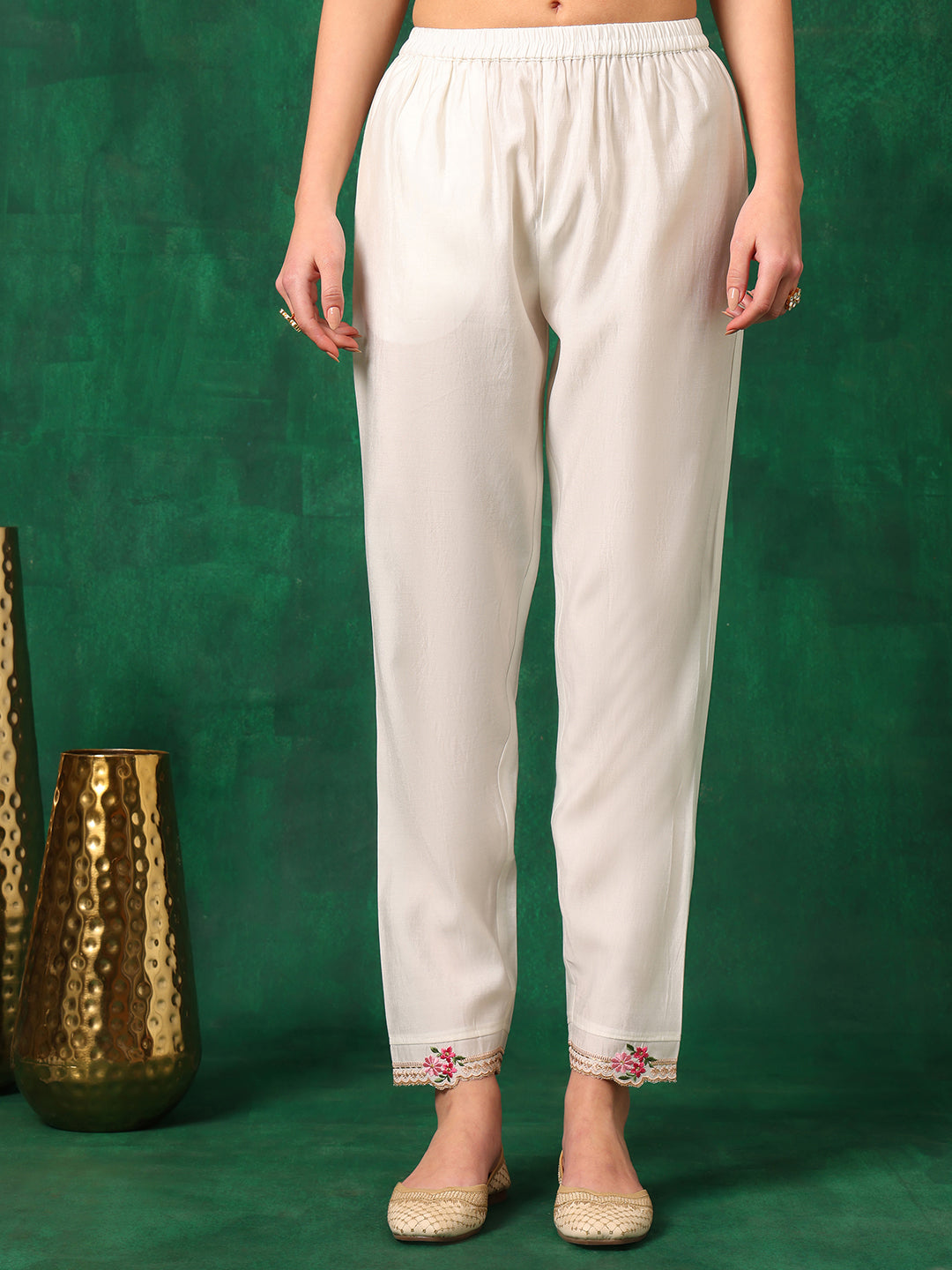 Embroidered Kurta with Pant & Embroidered Organza Dupatta