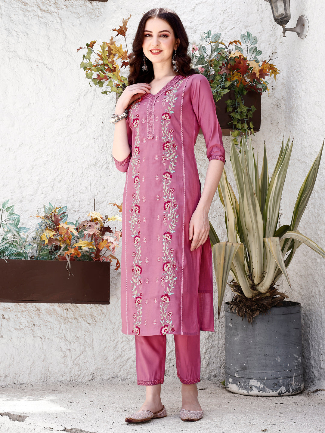 Embroidered Kurta with Pant & Organza Dupatta