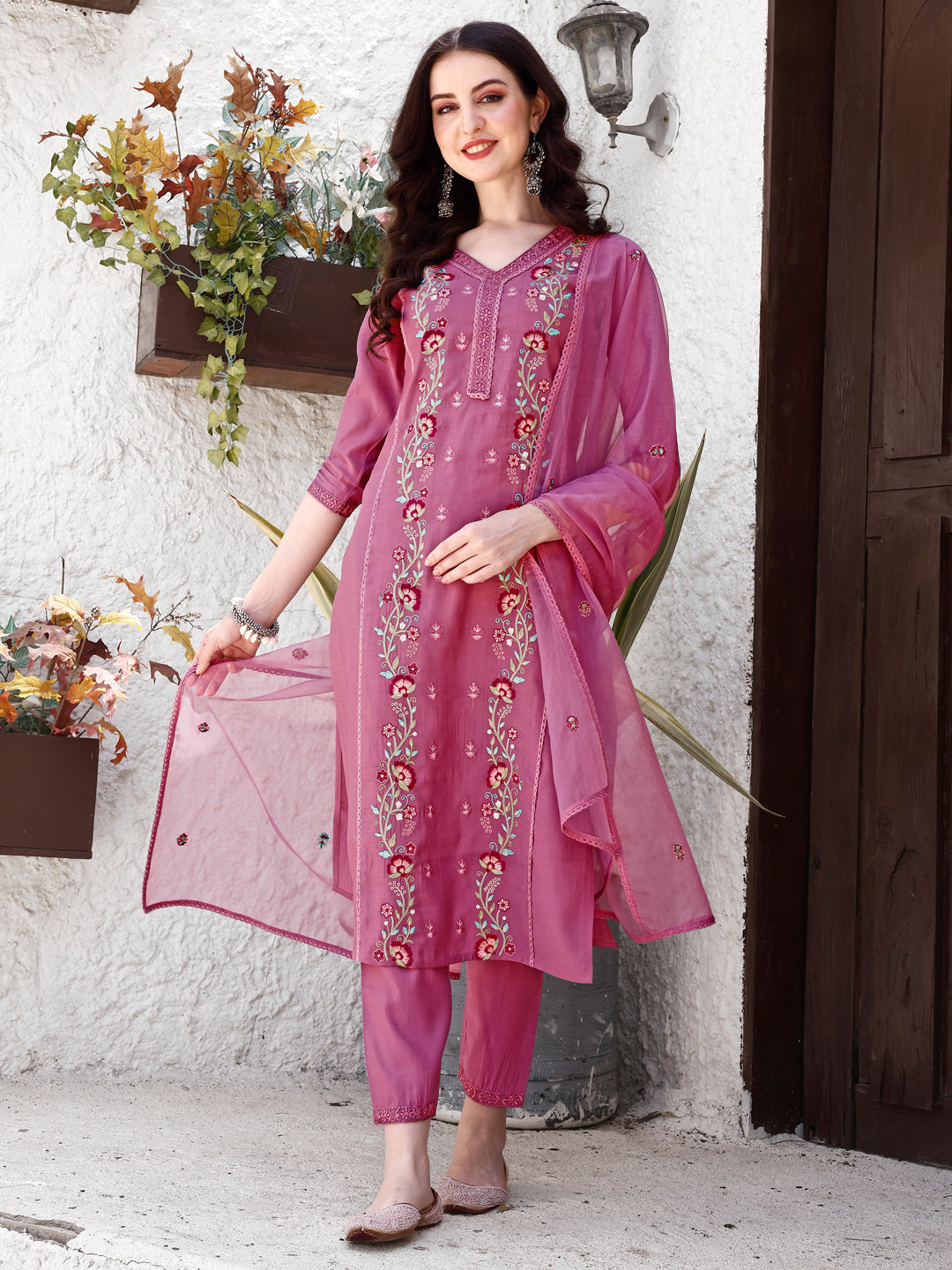 Embroidered Kurta with Pant & Organza Dupatta