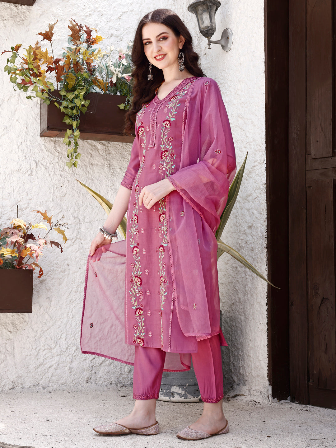Embroidered Kurta with Pant & Organza Dupatta
