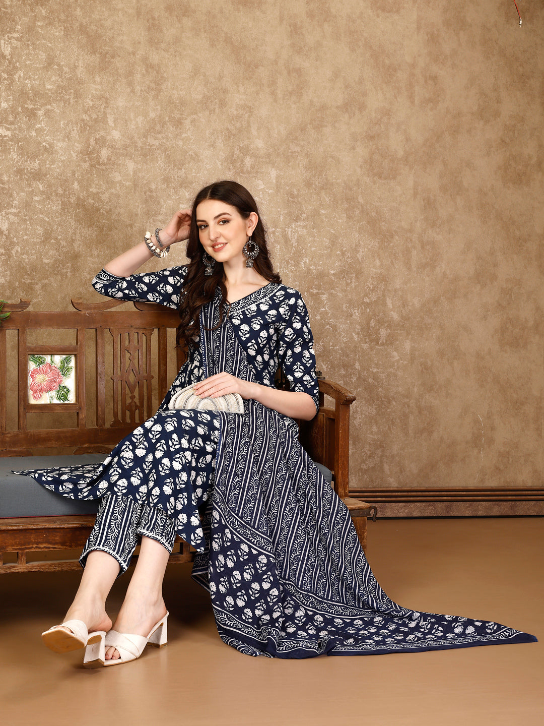 Nyra Cut Ethnic Motifs Printed Kurta with pant & dupatta