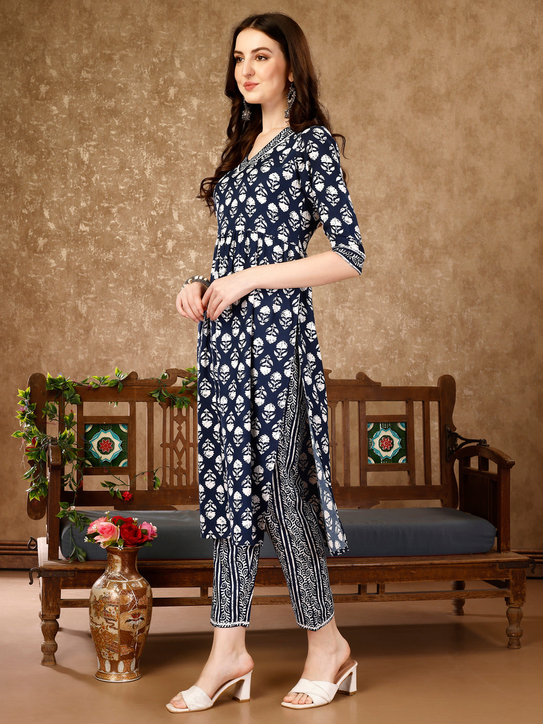 Nyra Cut Ethnic Motifs Printed Kurta with pant & dupatta