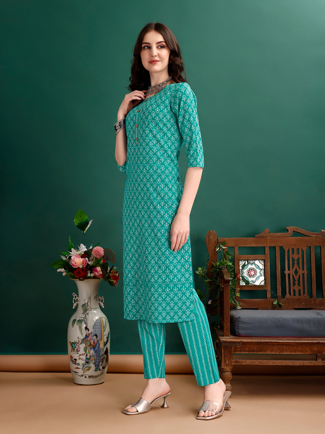 Ethnic Motifs Printed Kurta with pant & Dupatta