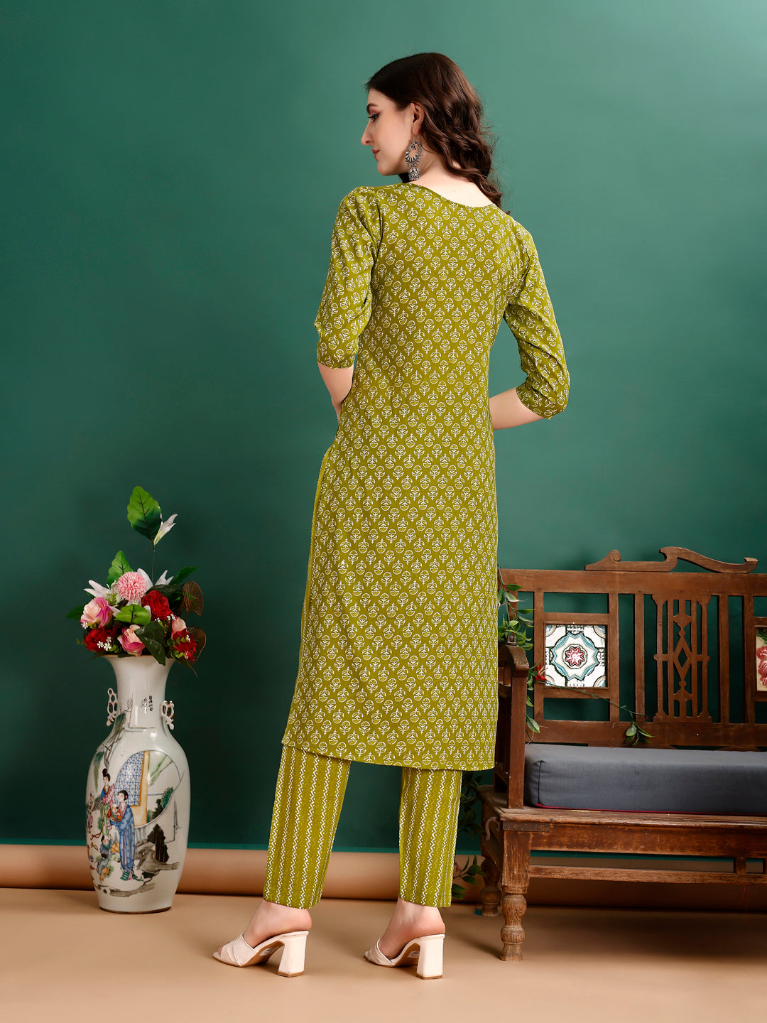 Ethnic Motifs Printed Kurta with pant & Dupatta