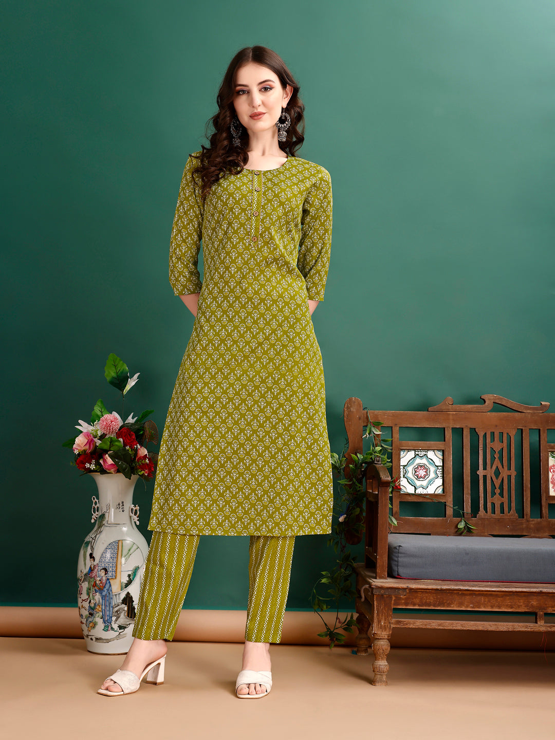 Ethnic Motifs Printed Kurta with pant & Dupatta