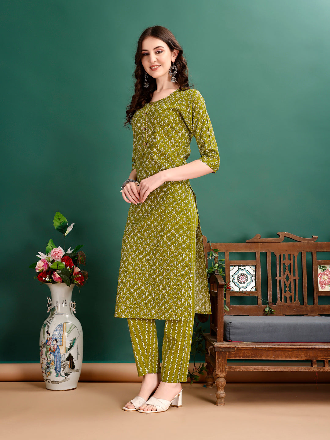 Ethnic Motifs Printed Kurta with pant & Dupatta