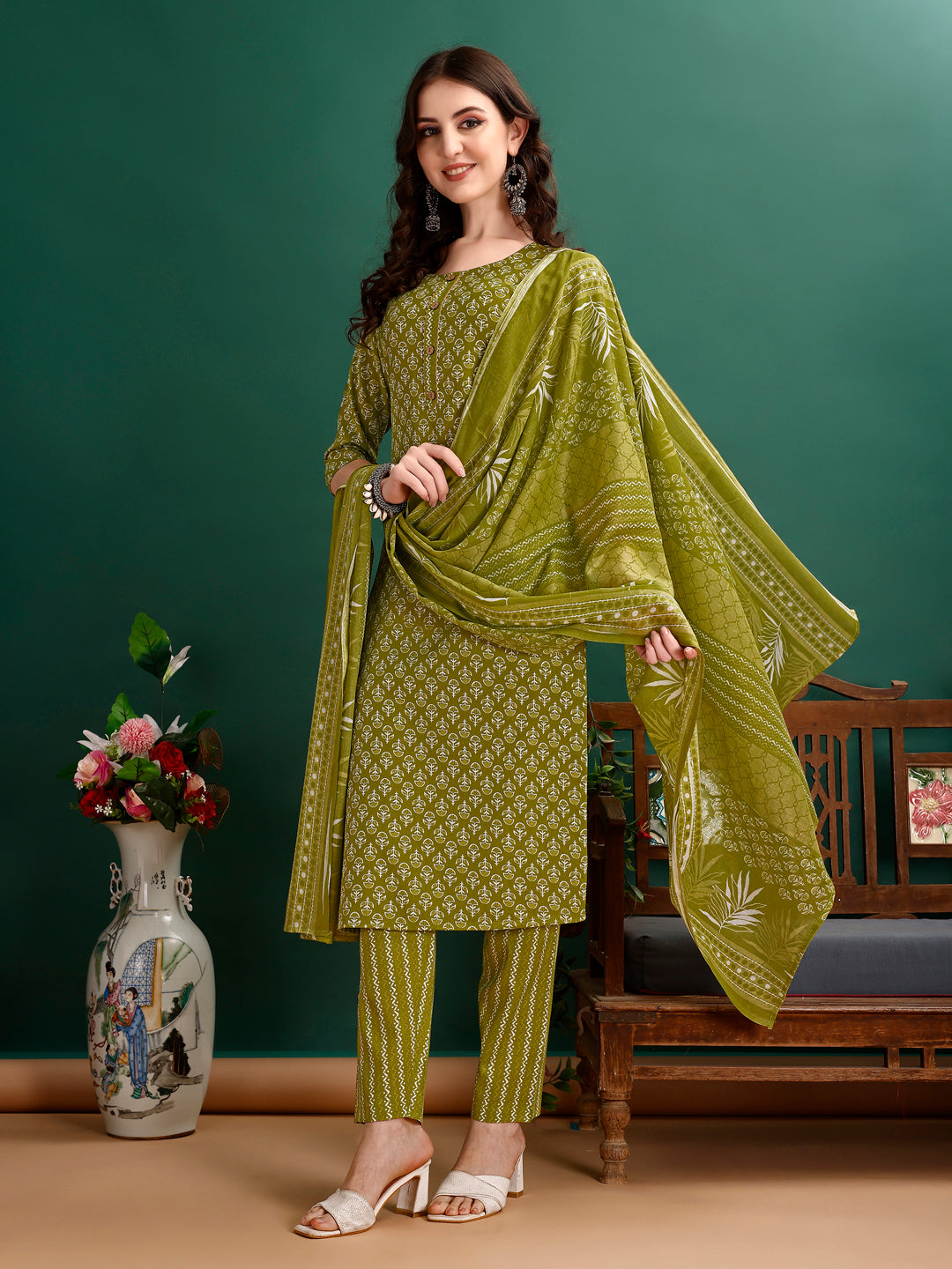 Ethnic Motifs Printed Kurta with pant & Dupatta